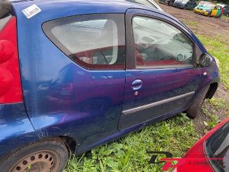 Peugeot 107 107, Hatchback, 2005 / 2014 1.0 12V picture 4