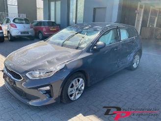 Damaged car Kia Cee d Ceed (CDB5/CDBB), Hatchback 5-drs, 2018 1.0i T-GDi 12V 2021/6
