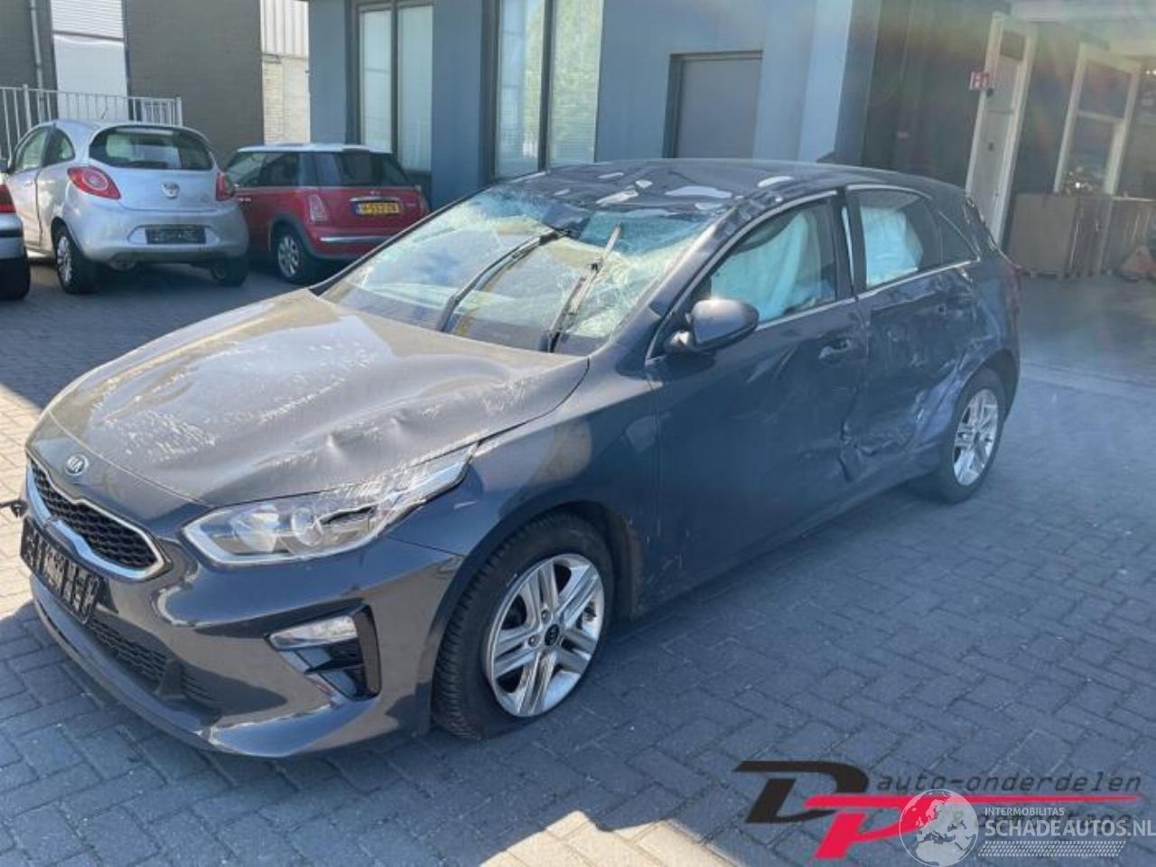 Kia Cee d Ceed (CDB5/CDBB), Hatchback 5-drs, 2018 1.0i T-GDi 12V