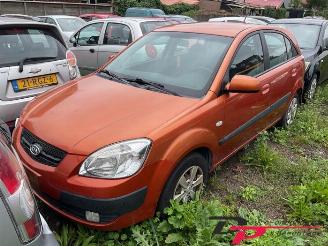 Vrakbiler auto Kia Rio Rio II (DE), Hatchback, 2005 / 2011 1.4 16V 2008/7