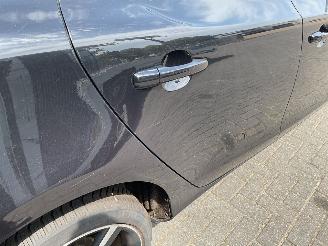 Volvo V-40 R-Design picture 10