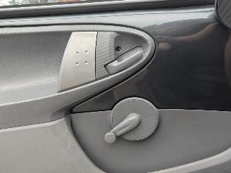 Peugeot 107  picture 17
