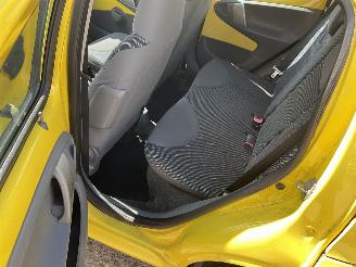 Peugeot 107 5deurs benzine picture 16