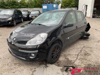 rozbiórka samochody osobowe Renault Clio Clio III (BR/CR), Hatchback, 2005 / 2014 1.2 16V 75 2008/5