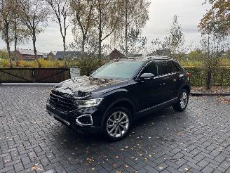 damaged passenger cars Volkswagen T-Roc Volkswagen T-Roc 1.5 TSI DSG Massage Camera AHK 2023 2023/7