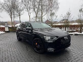 skadebil auto Audi E-tron Audi E-tron 55 Quattro S line Leder Trekhaak Camera VOL ! 2021/8