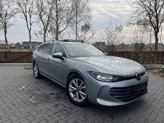 Coche accidentado Volkswagen Passat Passat Variant 2.0 TDI 110 kW PANO Massage HUD 2025 VOL! 2025/2