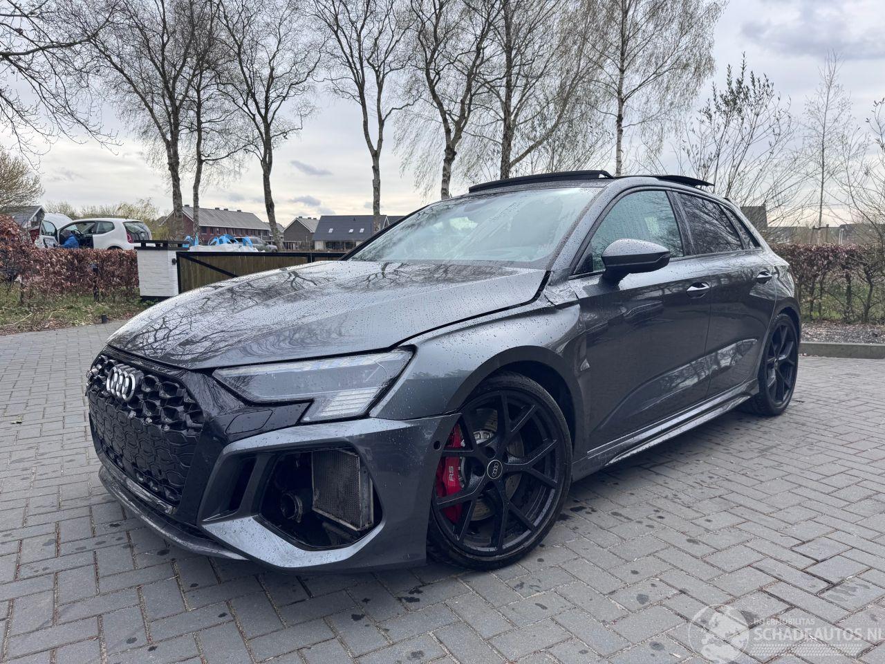 Audi Rs3 Audi RS3 Sportback 2.5 TFSI Quattro PANO Carbon LEDER VOL