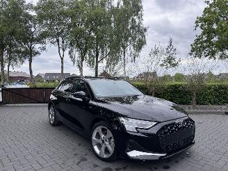 Voiture accidenté Audi A3 A3 Sportback 40 TFSI e 150 kW S-Line Camera Trekhaak VOL VOL! 2026/1
