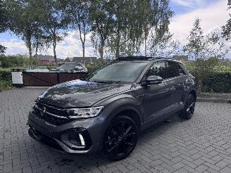 skadebil auto Volkswagen T-Roc Volkswagen T-Roc 1.5 TSI DSG R-Line PANO AHK Camera IQ Lights VOL!! 2026/2