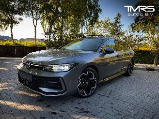 skadebil auto Volkswagen Passat Passat Variant 2.0 TDI 110 kW 3x R-line PANO HUD 2025/10