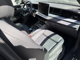 Volkswagen Tayron Volkswagen Tayron 1.5 TSI eHybrid 200 kW 2x R-Line PANO HUD picture 4