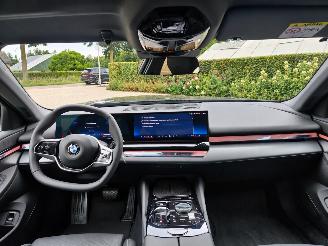 BMW i5 i5 Limousine 40 eDrive LEDER 360 Camera M-Sport VOL picture 3