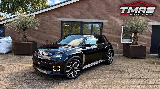 Damaged car Renault 5 RENAULT R 5 E-Tech electric Camera VOL Fahrbereit 2026/2