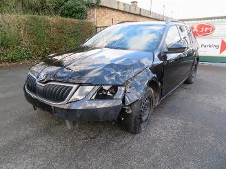 damaged passenger cars Skoda Octavia TVA DéDUCTIBLE 2020/8