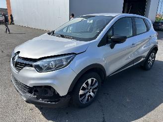 Damaged car Renault Captur  2018/3