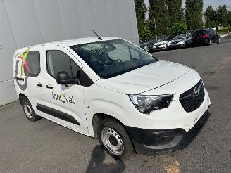 krockskadad bil bedrijf Opel Combo  2023/2