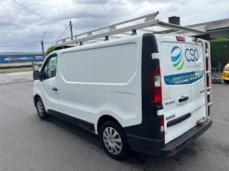 skadebil bedrijf Renault Trafic  2019/8