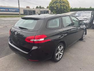 damaged passenger cars Peugeot 308  2017/9