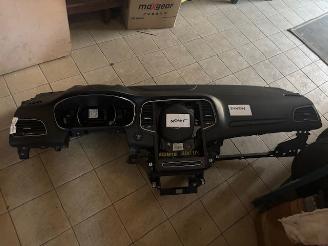 Renault Mégane with cockpit and airbags picture 15