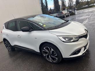 krockskadad bil auto Renault Scenic BOSE AUTOMAAT 2018/2