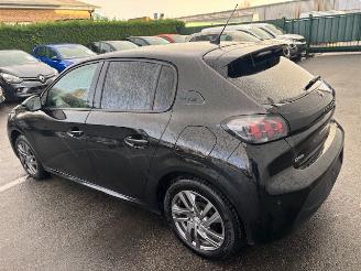krockskadad bil auto Peugeot 208 STYLE 2023/1