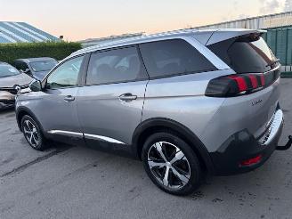 krockskadad bil caravan Peugeot 5008 7 seats 2020/6