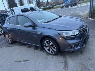krockskadad bil auto Renault Mégane  2017/3