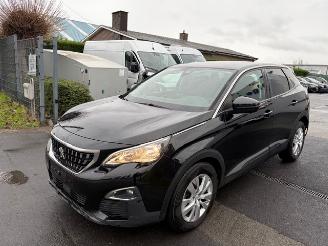 skadebil auto Peugeot 3008 AUTOMAAT 2017/10