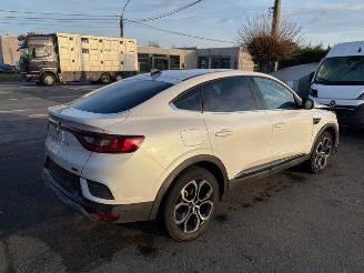 Damaged car Renault Arkana E-TECH 2023/4