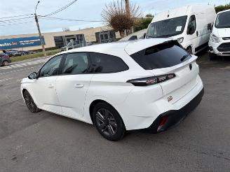 Damaged car Peugeot 308  2022/9