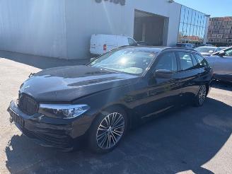 Schadeauto BMW 5-serie 530D AUTOMAAT SPORT LINE 2019/10