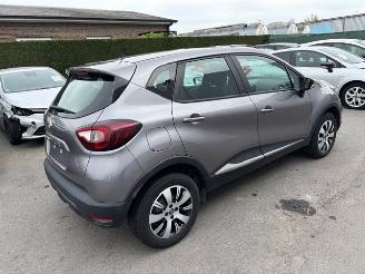 krockskadad bil auto Renault Captur  2019/6