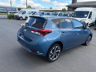 Vaurioauto  passenger cars Toyota Auris HYBRID 2017/1