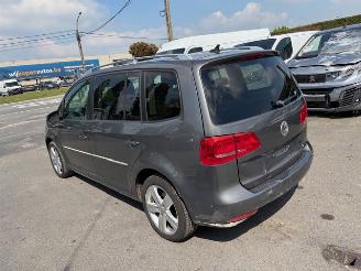 damaged passenger cars Volkswagen Touran 7pl AUTOMAAT 2014/2