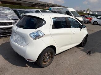 Renault Zoé WITH COCKPIT AND AIRBAGS picture 3