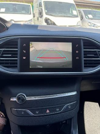 Peugeot 308  picture 10