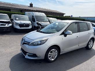 Coche accidentado Renault Scenic  2015/4