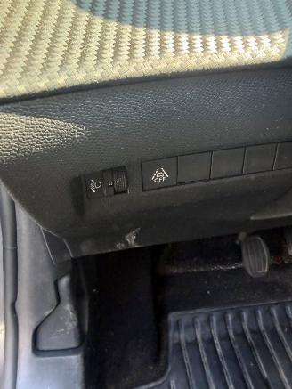 Peugeot 208 STYLE picture 7
