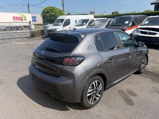 Coche accidentado Peugeot 208 STYLE 2023/11