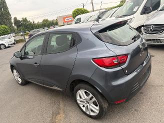 Vaurioauto  passenger cars Renault Clio  2020/9