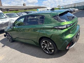 Damaged car Peugeot 308 PLUGIN HYBRID AUTOMAAT 2022/6