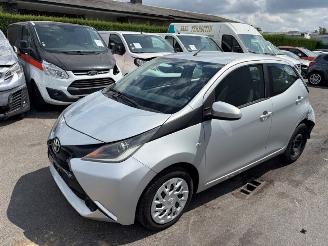 krockskadad bil auto Toyota Aygo  2015/6