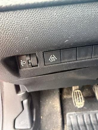 Peugeot 2008  picture 11