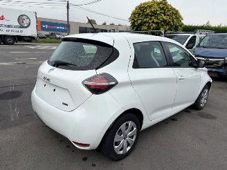 damaged passenger cars Renault Zoé  2020/6