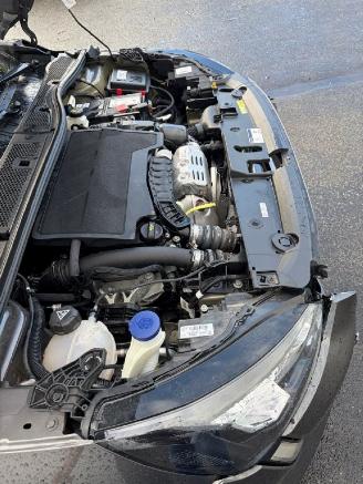 Peugeot 208  picture 12