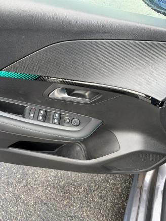 Peugeot 208  picture 8
