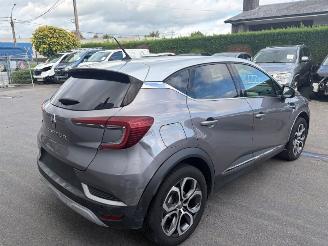 damaged passenger cars Renault Captur  2020/8