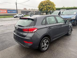 uszkodzony samochody osobowe Hyundai I-30  2021/12
