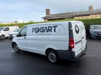 dañado vehículos comerciales Mercedes Vito  2018/3
